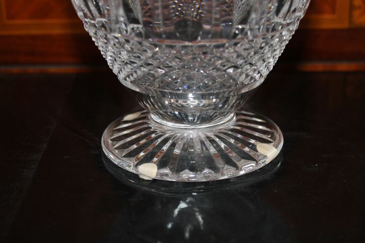 Cut crystal vase by Saint Louis Tommy model perfect condition