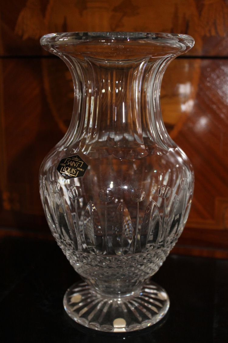 Cut crystal vase by Saint Louis Tommy model perfect condition