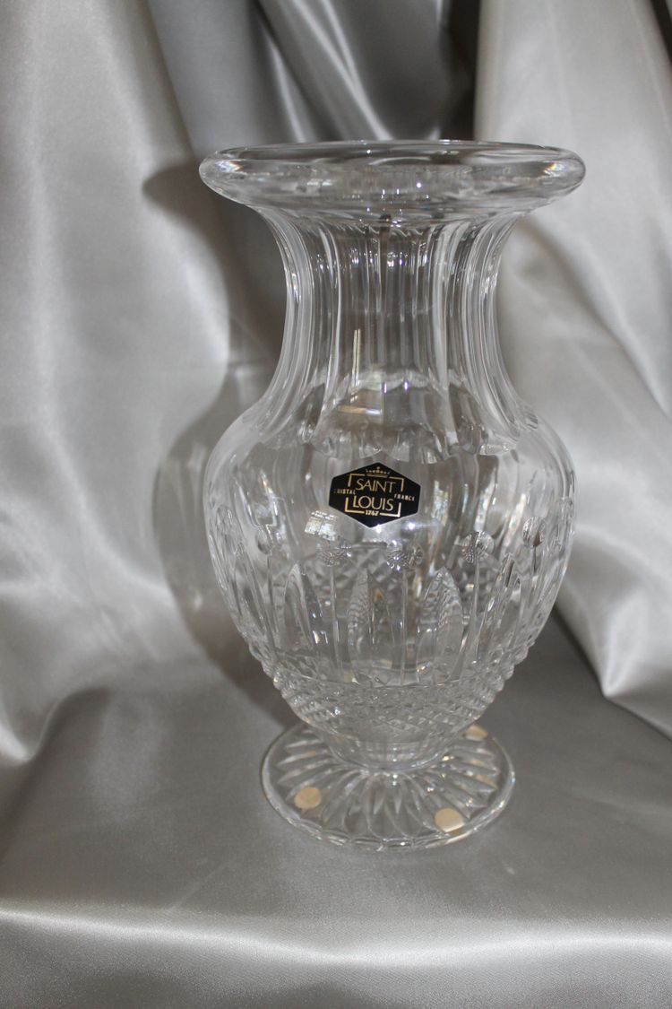 Cut crystal vase by Saint Louis Tommy model perfect condition