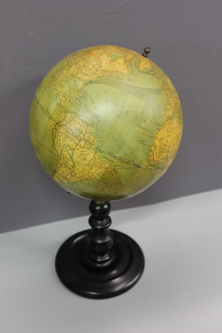 Globe Terrestre Par Vivien De Saint Martin Vers 1880