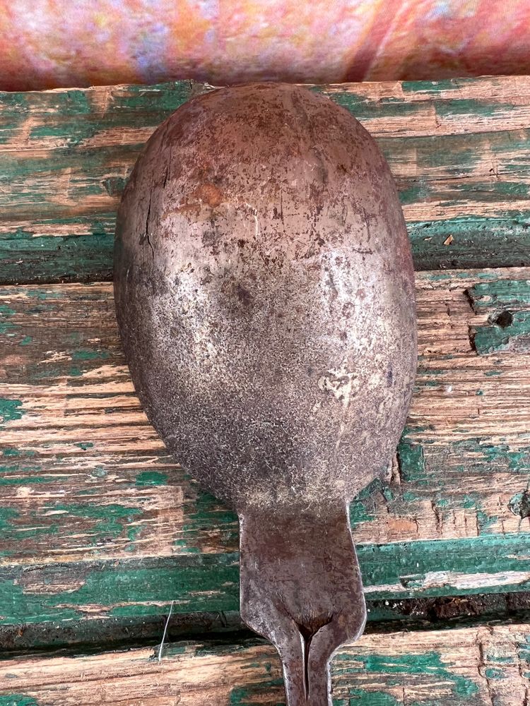 Large antique spoon in wrought iron - 41 cm - Engraved decoration