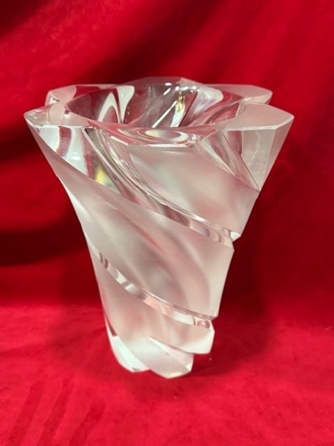 MAISON LALIQUE - Vase narcissus model