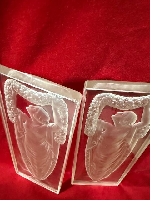 Pair of Vincent Hettier Art Deco Glass Plates 1930