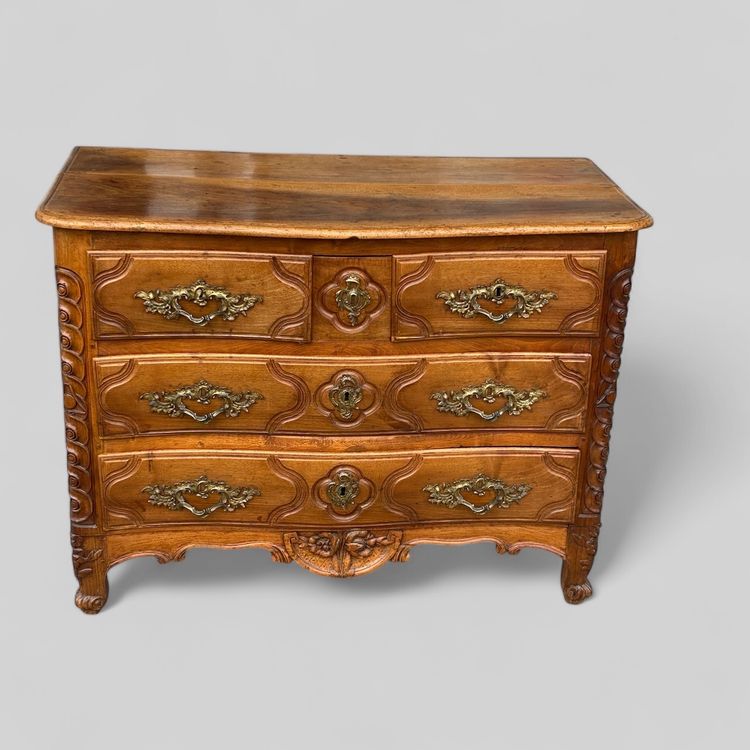 Louis XV period Parisian walnut chest of drawers Stamped Jme P.charriere 18th Century