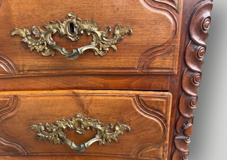 Louis XV period Parisian walnut chest of drawers Stamped Jme P.charriere 18th Century