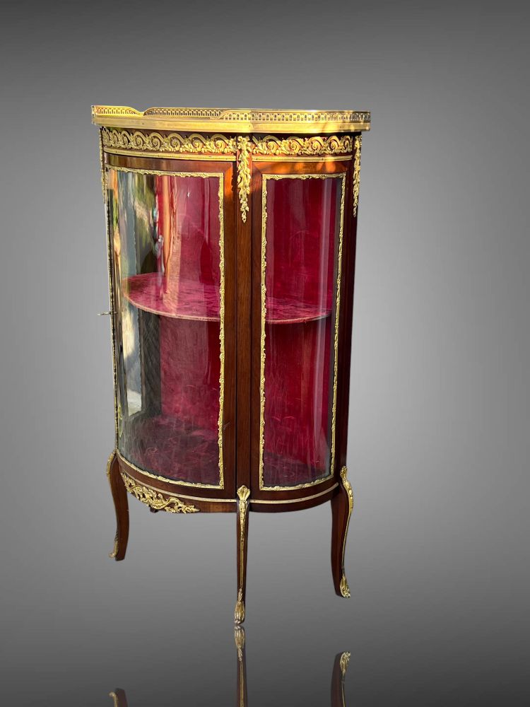 1/2 MOON GLASS CAGE DISPLAY CASE IN MARQUETRY AND BRONZE FROM THE NAPOLEON III PERIOD