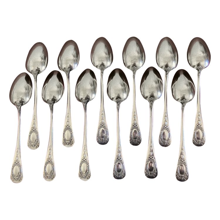 Set of 12 Napoleon III-period "Baguette-Médaillon" silver-plated teaspoons