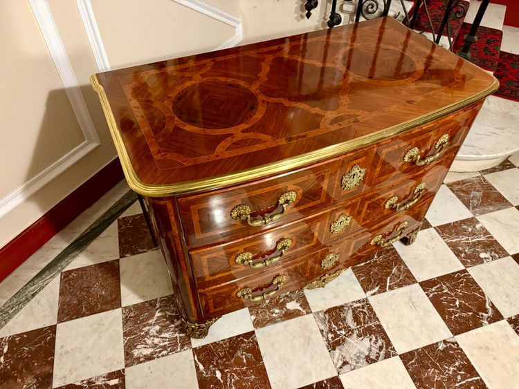 LOUIS XIV CHEST OF DRAWERS