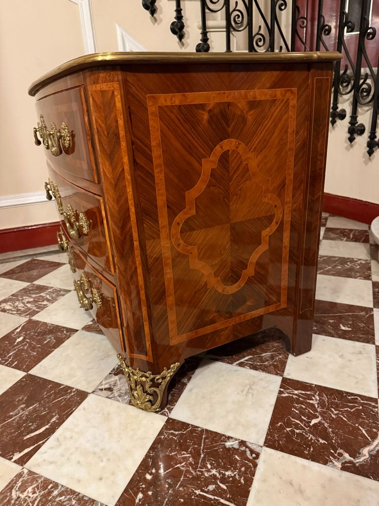 LOUIS XIV CHEST OF DRAWERS