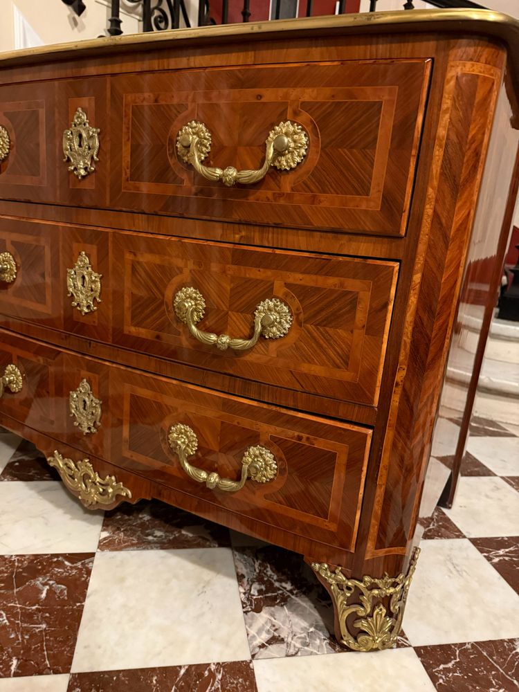 LOUIS XIV CHEST OF DRAWERS