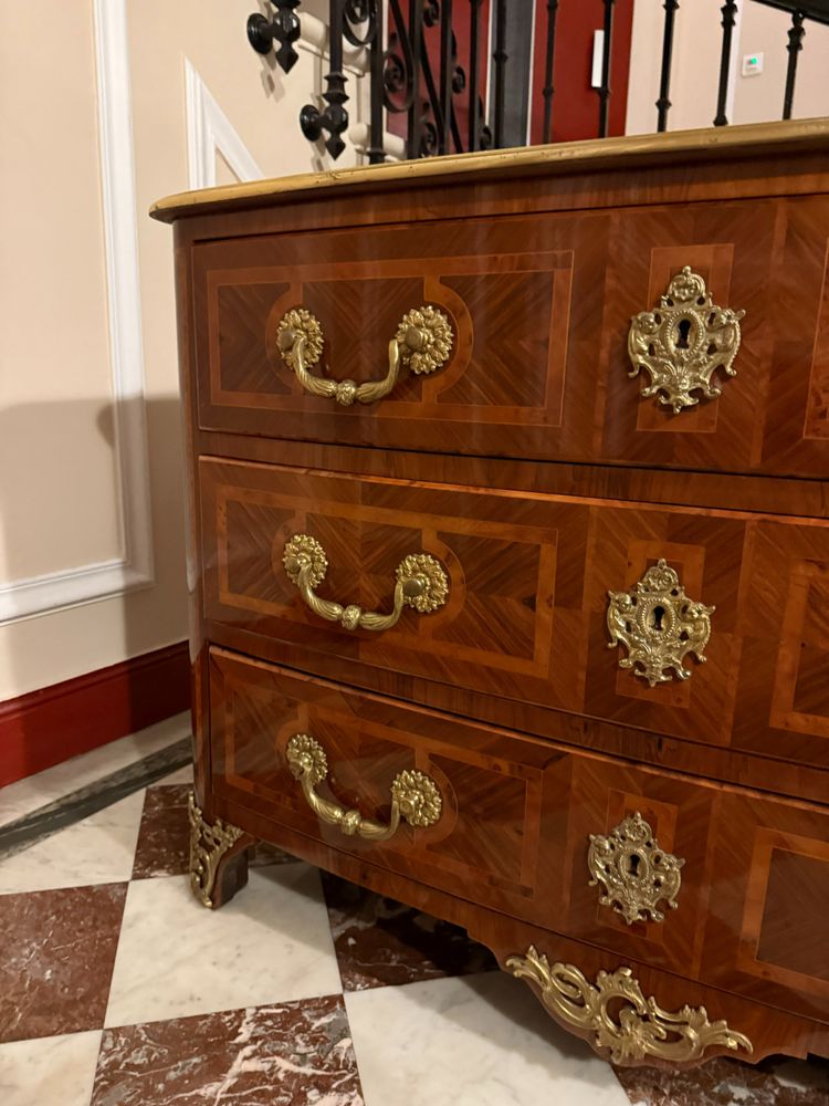 LOUIS XIV CHEST OF DRAWERS