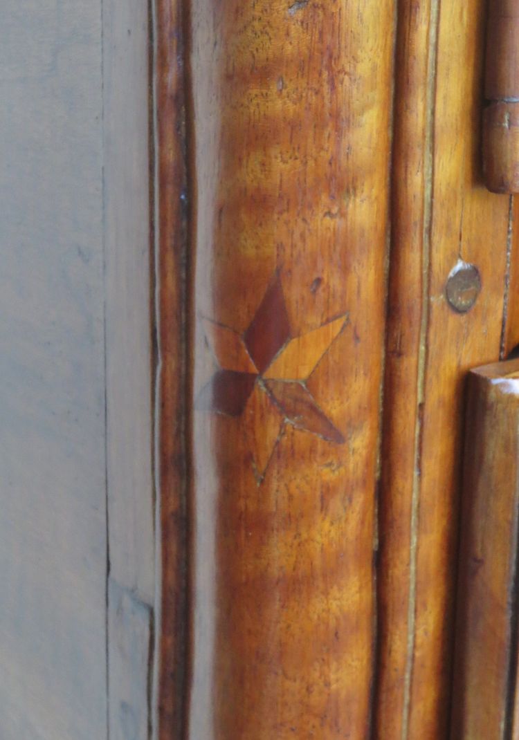 Sauteuse chest of drawers, 18th century Provence.  