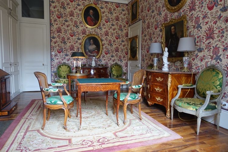 Large Louis XVI Napoleon III style Aubusson rug - 308cm x 239cm