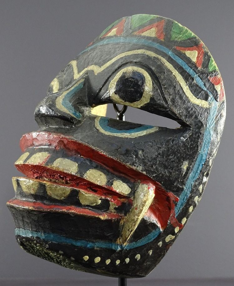 Indonésie, île De Java, Théâtre De Râmâyana, Masque De Raksasa En Bois Polychrome. 