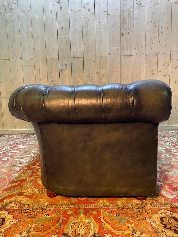 Englisches Chesterfield -Sofa in grünem Leder