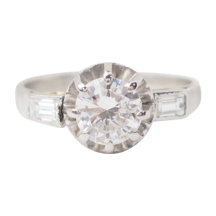 Solitaire ring in white gold and diamond