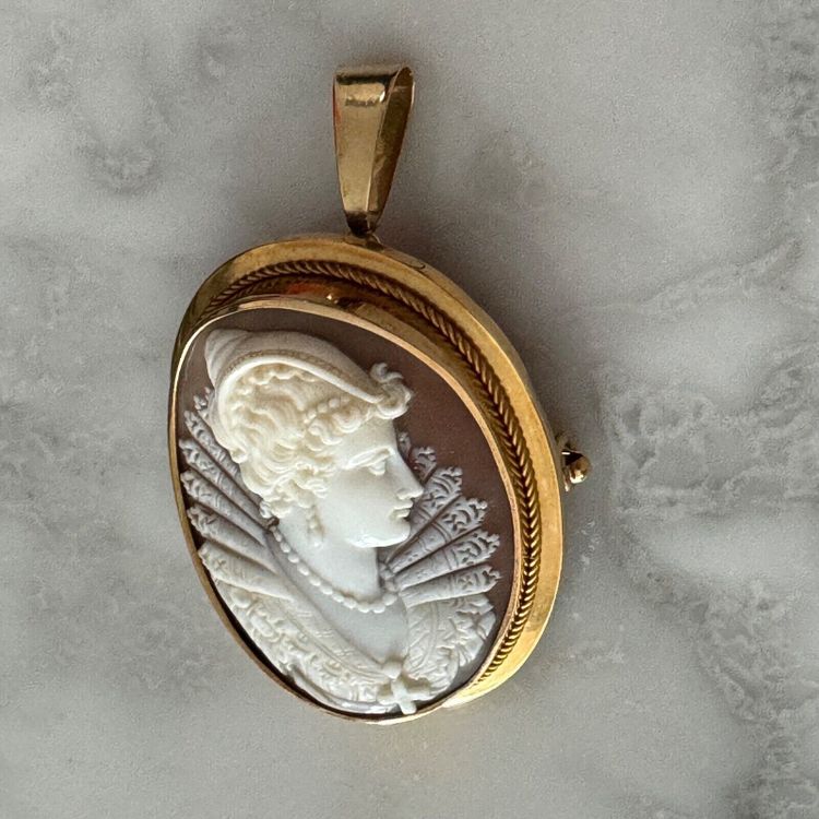 19th century cameo, profile of a woman, gold setting