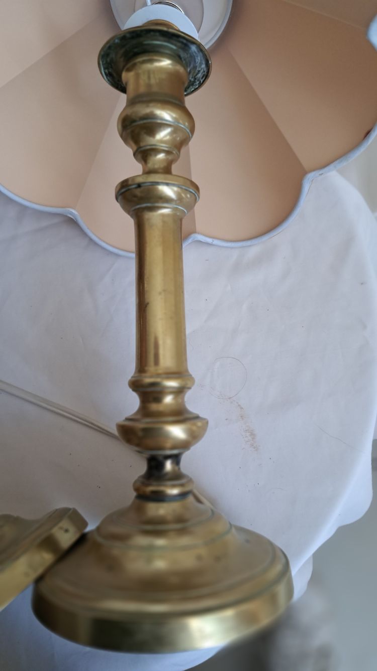 Coppia di candelabri in bronzo in stile Luigi Filippo montati su lampade