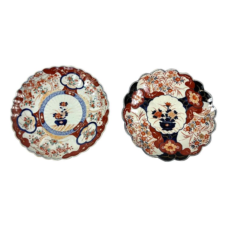 Paire de plats en porcelaine Imari, Japon, XIXe siècle